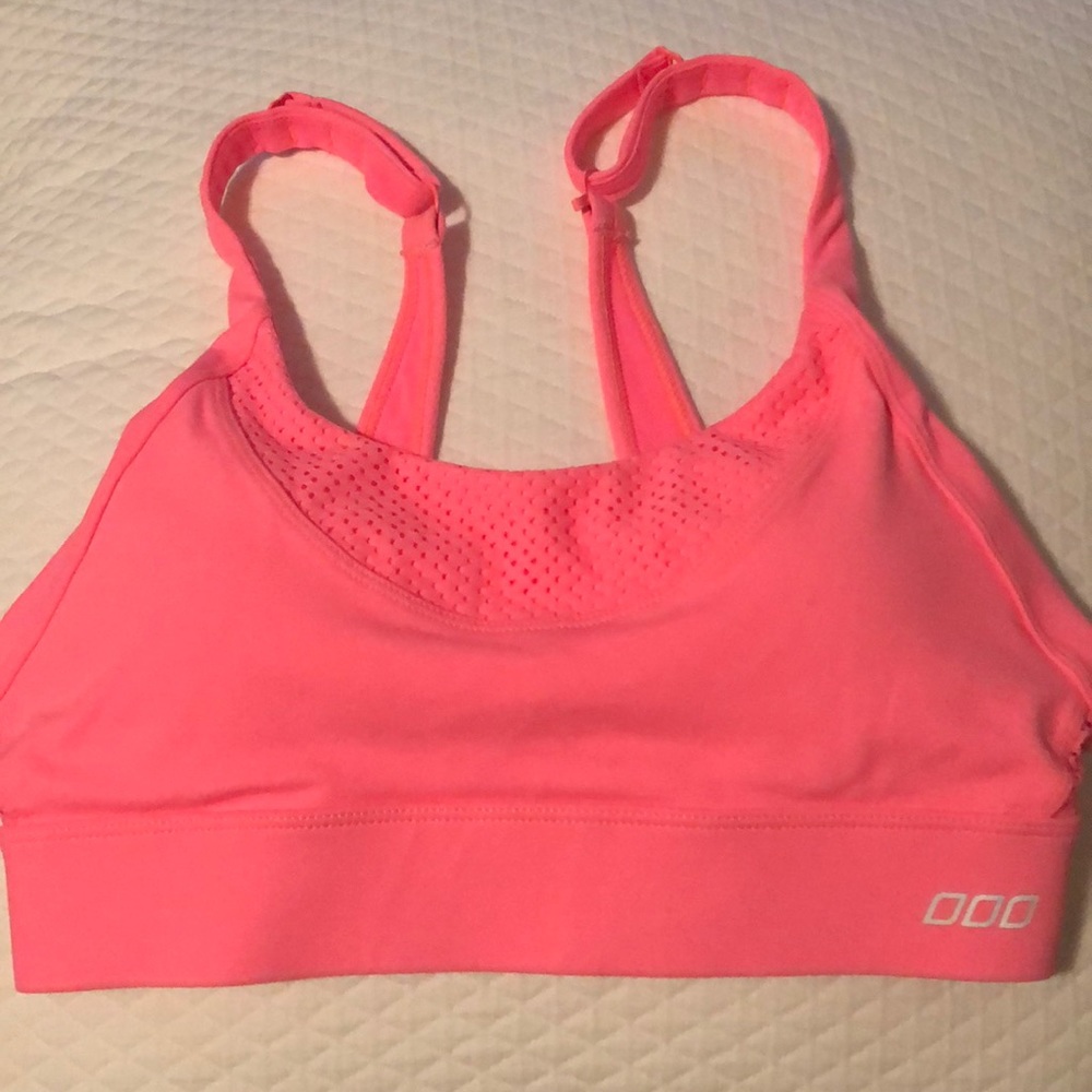 NWOT - Lorna Jane sports bra - Medium. Never worn.
